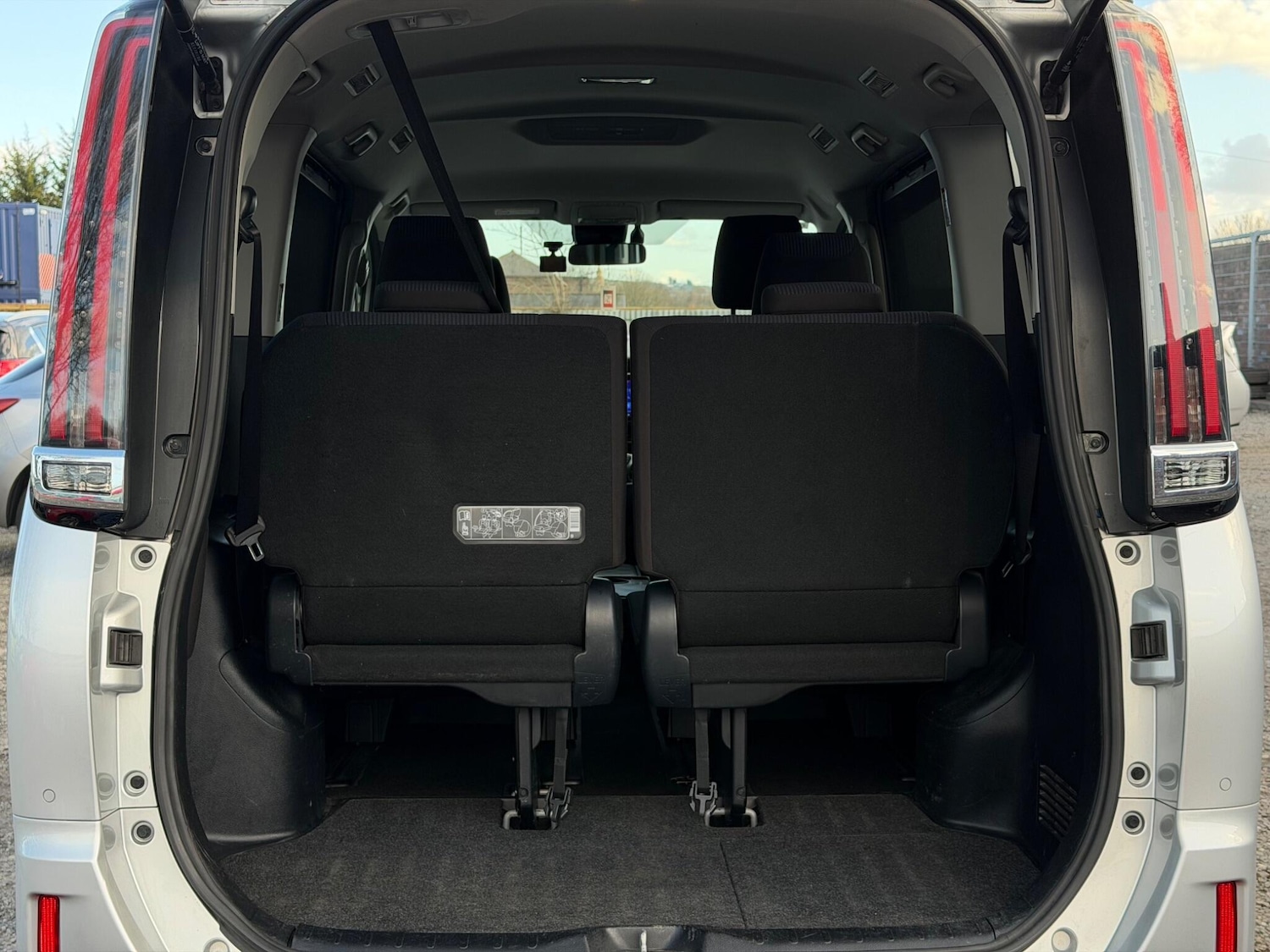 Used Toyota Noah 2026 for sale - 78115983: Photo 13