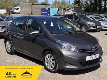 Used Toyota Yaris 2013 for sale - 78448404: Photo