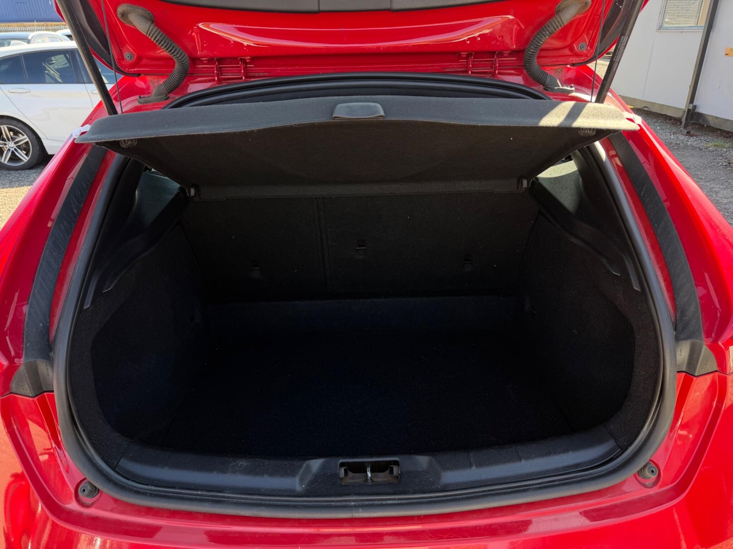 Used Volvo V40 2013 for sale - 77925541: Photo 13