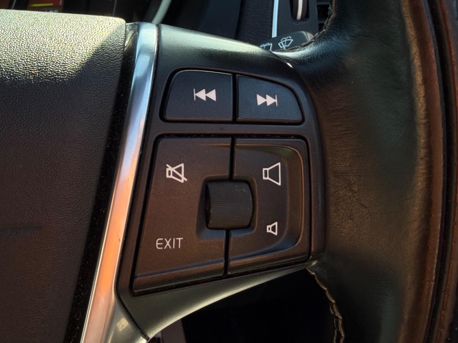 Used Volvo V40 2013 for sale - 77925541: Photo 18