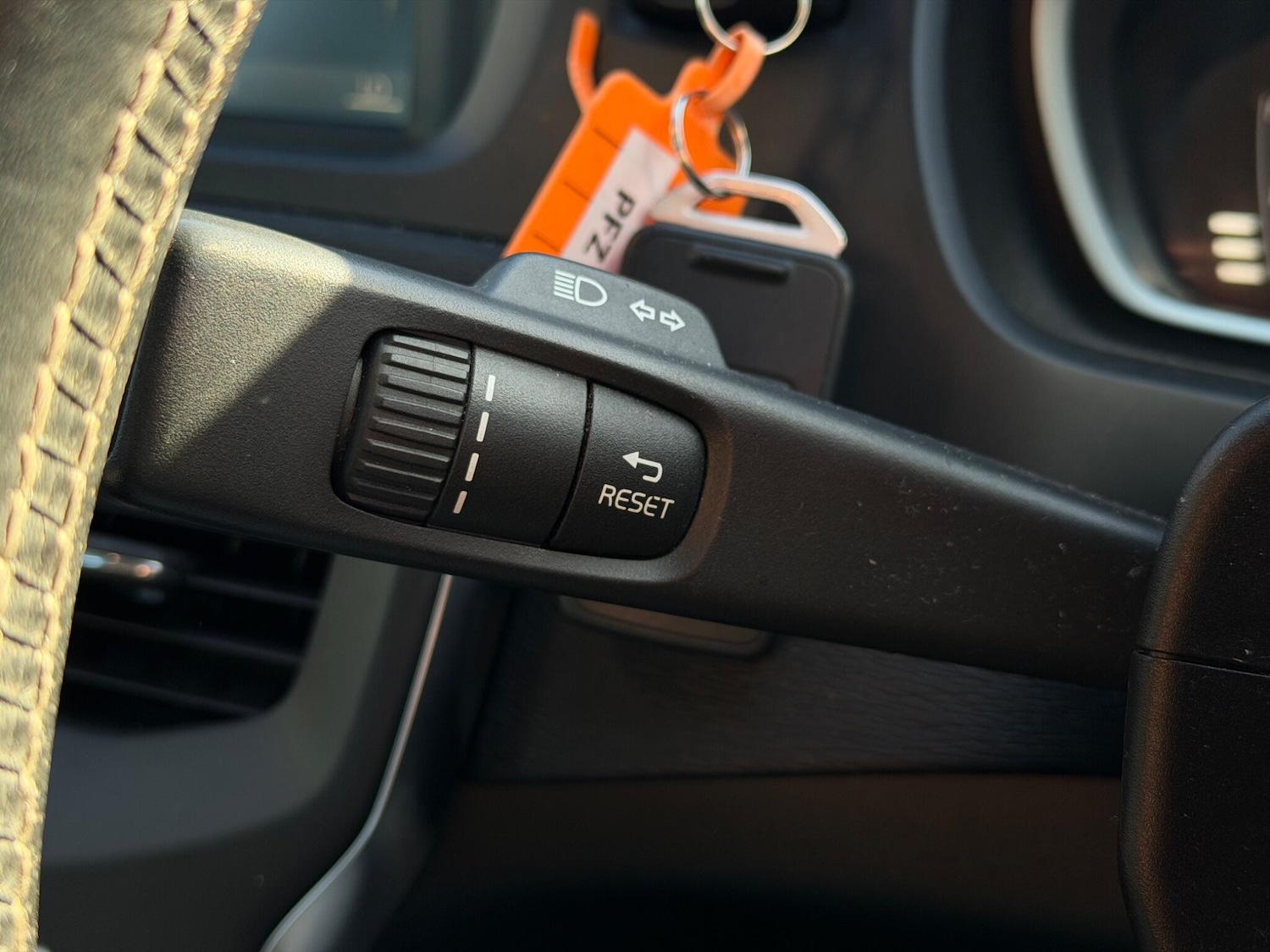 Used Volvo V40 2013 for sale - 77925541: Photo 19