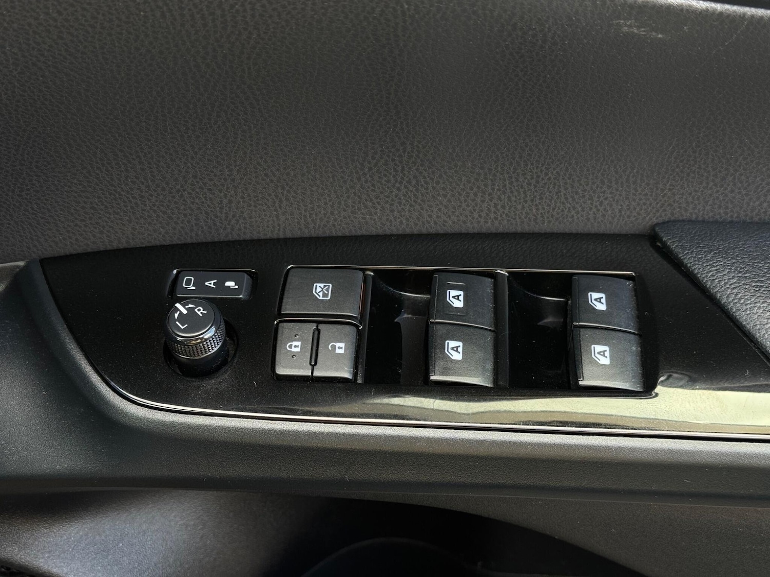 Used Toyota Prius 2026 for sale - 78204794: Photo 30