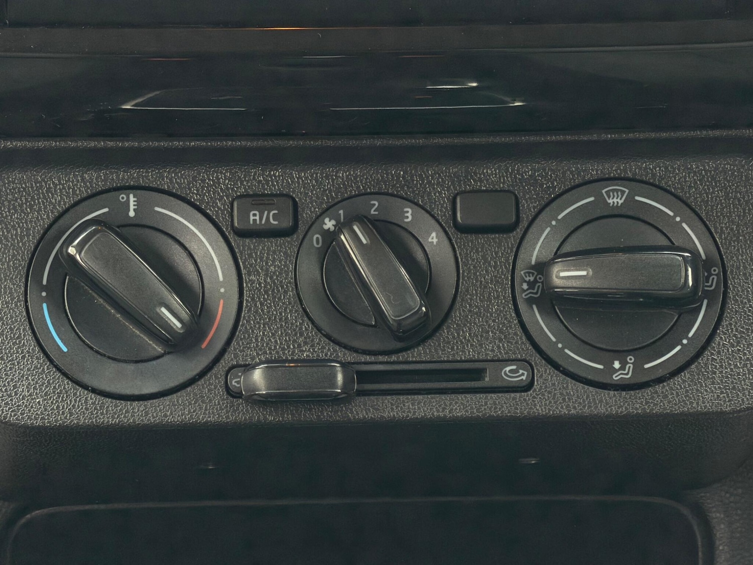 Used Volkswagen up! for sale - 77823928: Photo 19