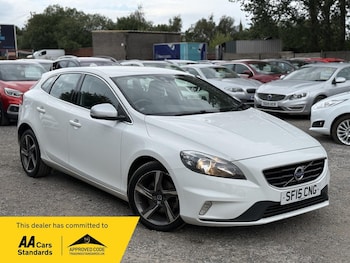 Used Volvo V40 2015 for sale - 79484104: Photo