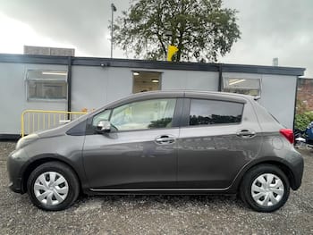 Used Toyota Vitz 2015 for sale - 79873639: Photo
