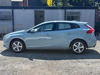 Used Volvo V40 2017 for sale - 79158294: Photo