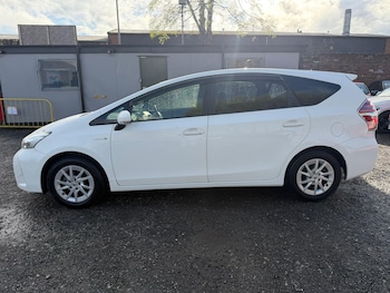 Used Toyota Prius+ 2017 for sale - 78245054: Photo
