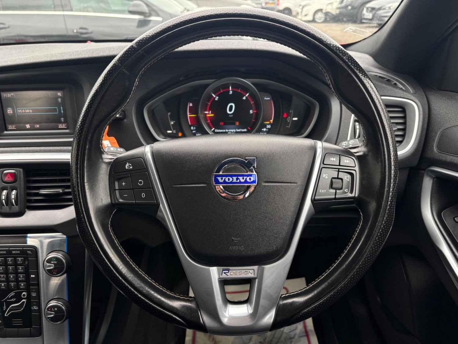 Used Volvo V40 2015 for sale - 78127548: Photo 18