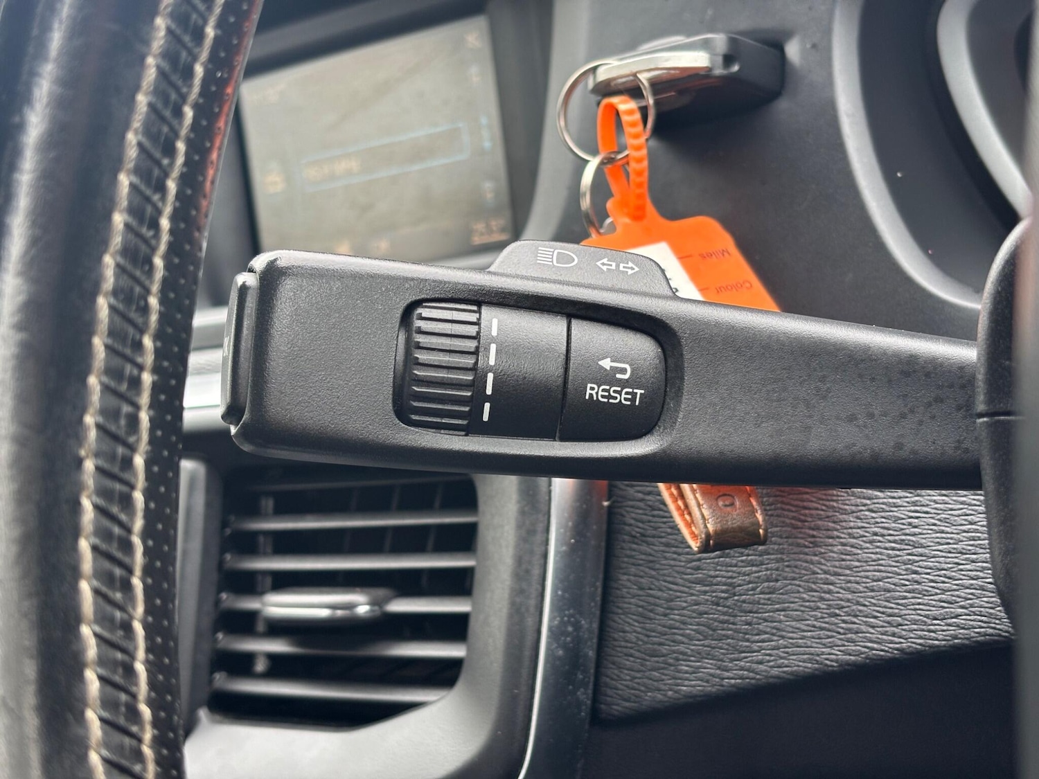 Used Volvo V40 2015 for sale - 78127548: Photo 21