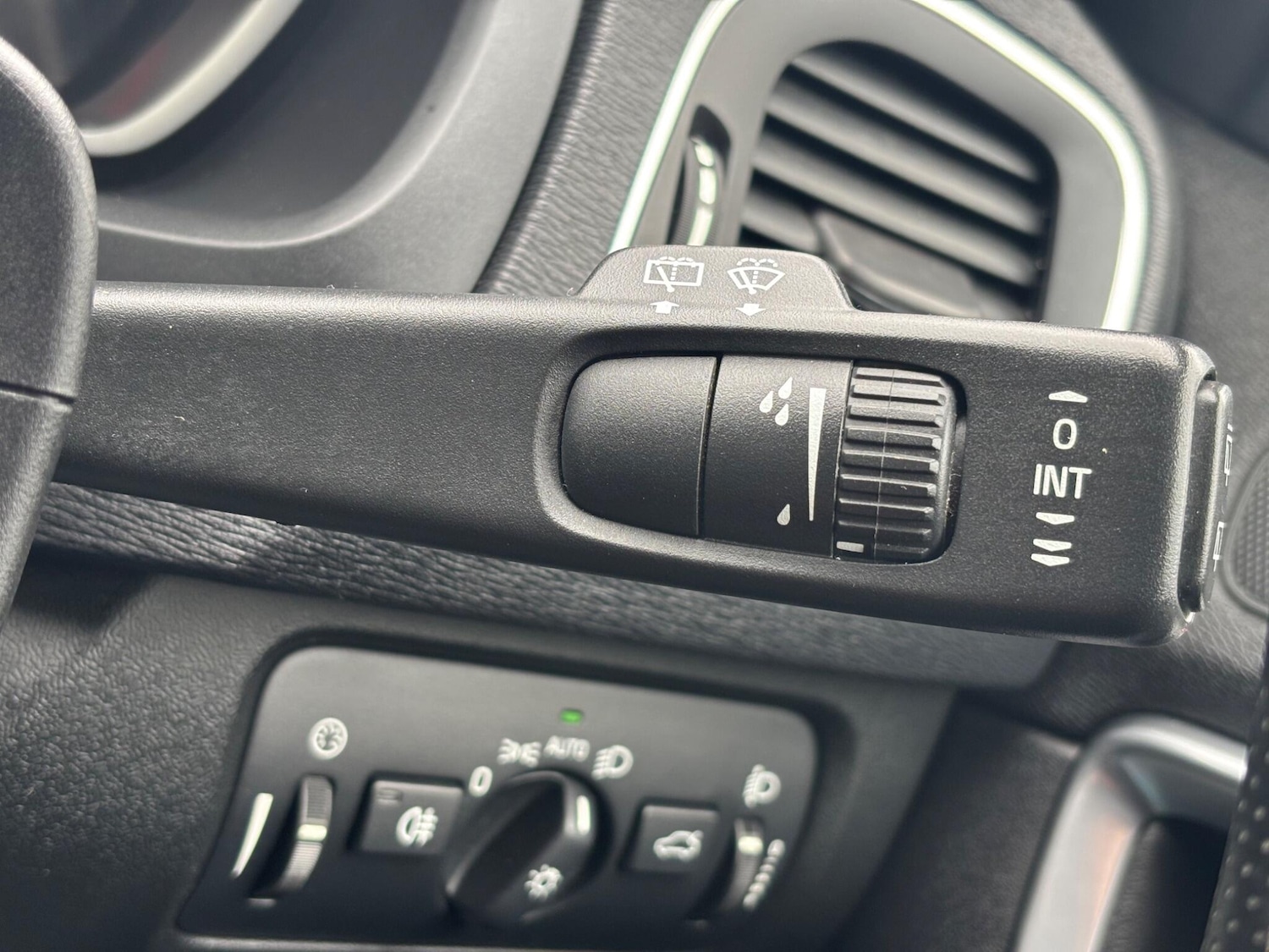 Used Volvo V40 2015 for sale - 78127548: Photo 22