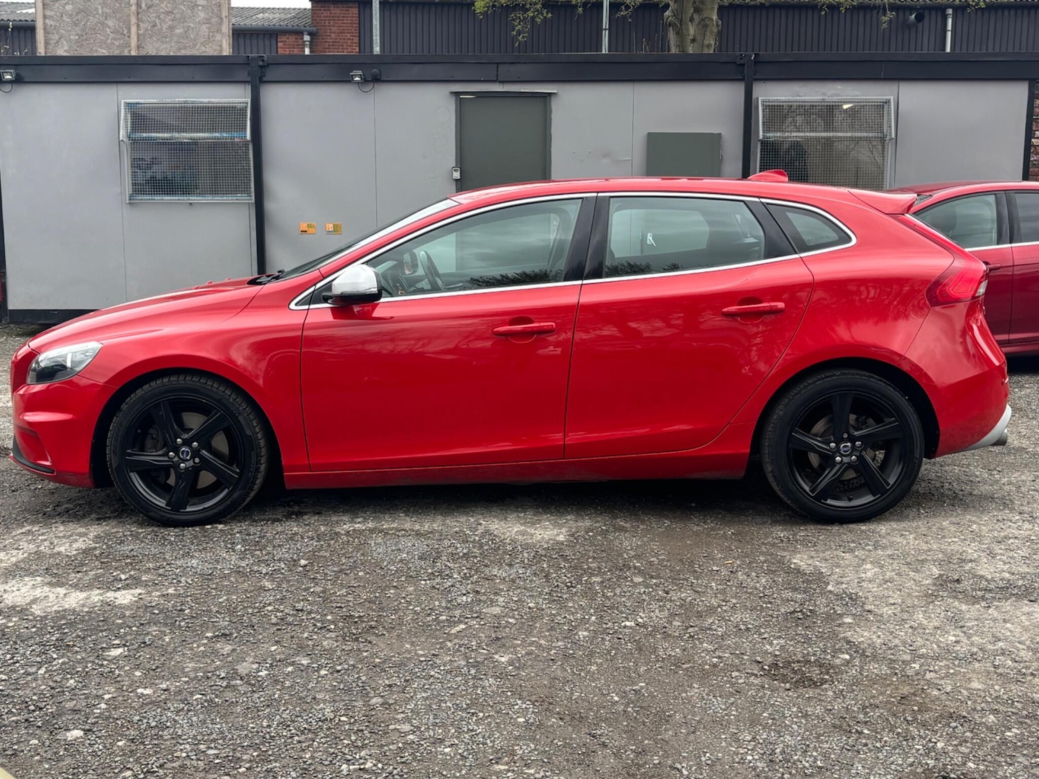 Used Volvo V40 2015 for sale - 78127548: Photo 3