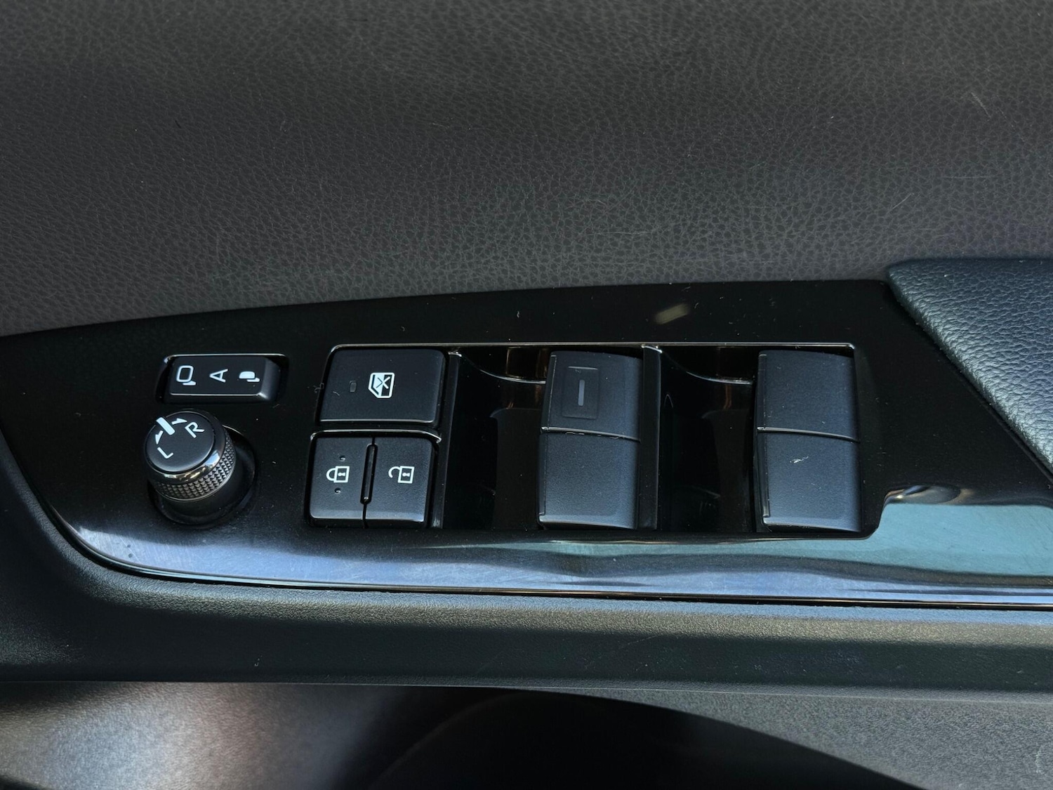 Used Toyota Prius for sale - 78220155: Photo 28