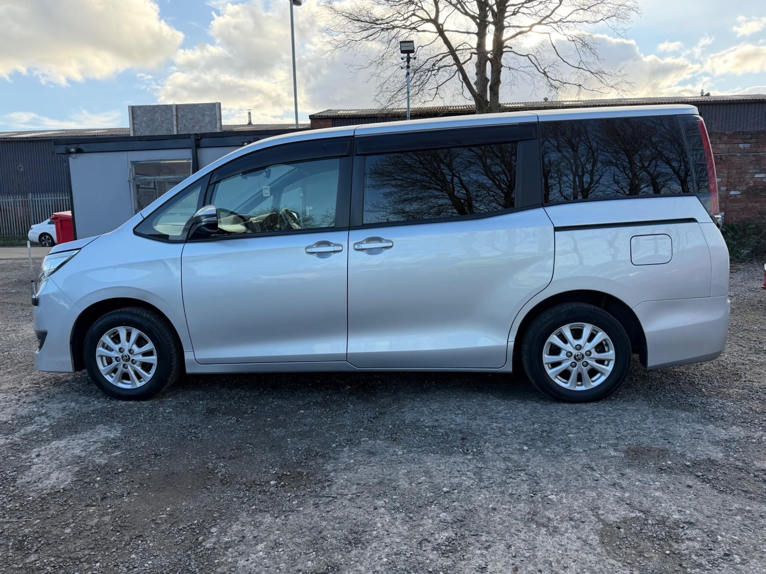 Used Toyota Noah 2026 for sale - 77939816: Photo 7
