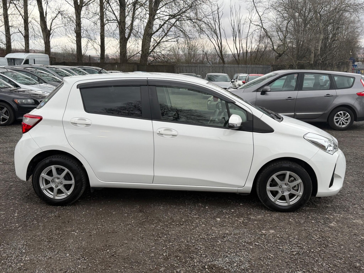 Used Toyota Vitz 2026 for sale - 77823942: Photo 3