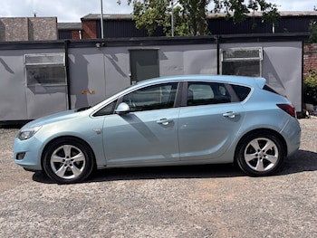 Used Vauxhall Astra 2010 for sale - 78685115: Photo