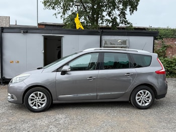 Used Renault Grand Scenic 2015 for sale - 79144741: Photo