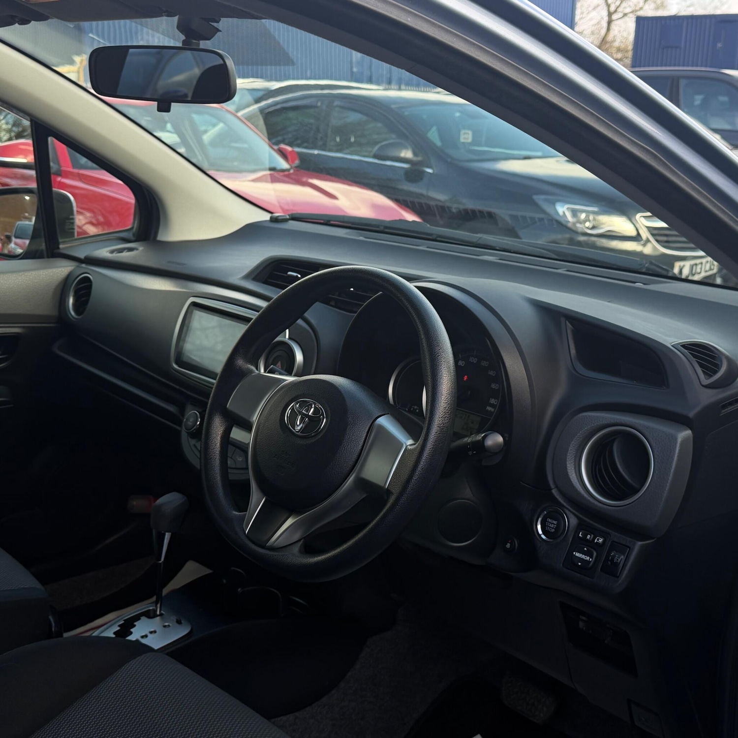 Used Toyota Vitz 2025 for sale - 78086025: Photo 9