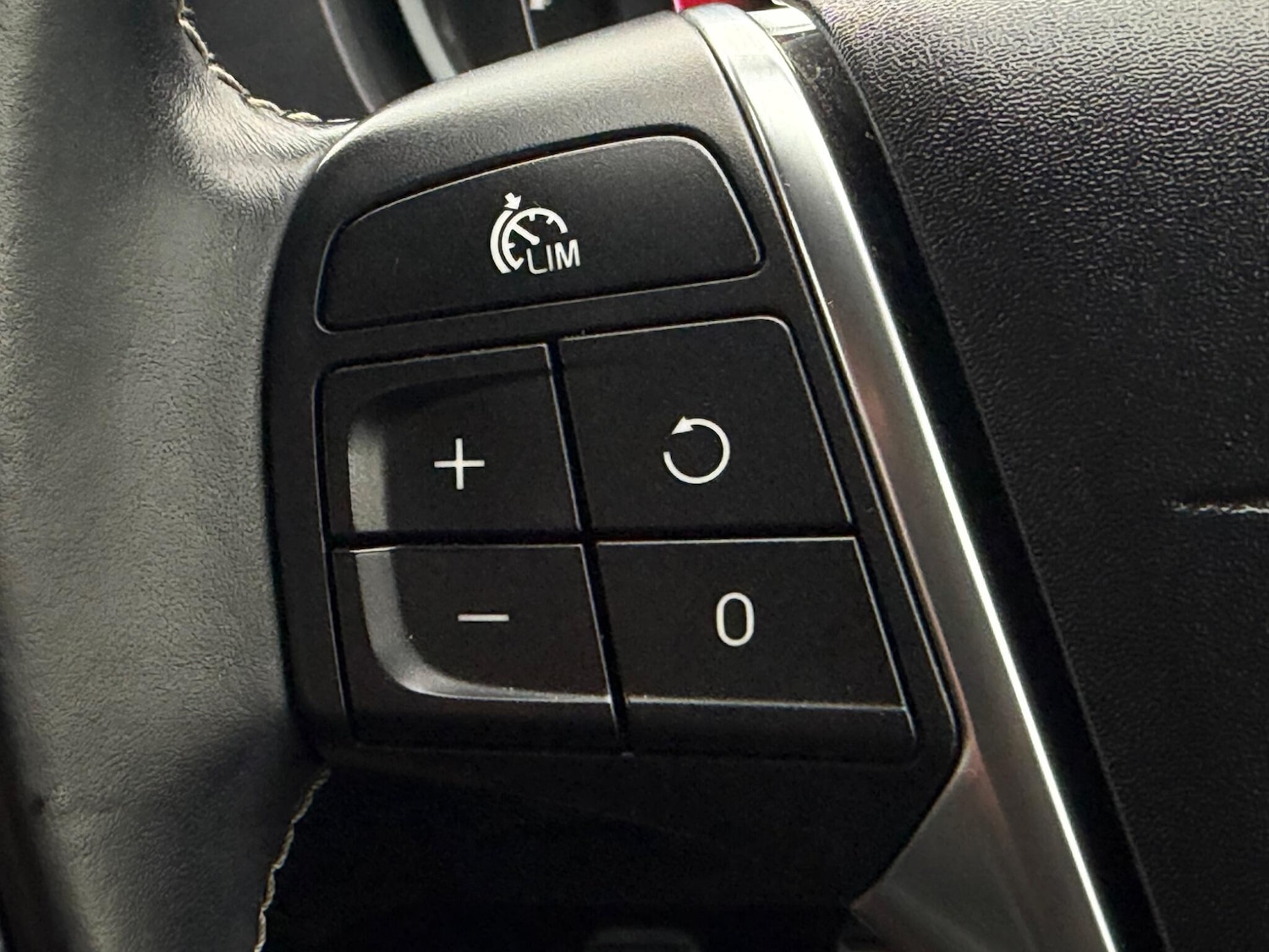 Used Volvo V40 for sale - 77992872: Photo 21