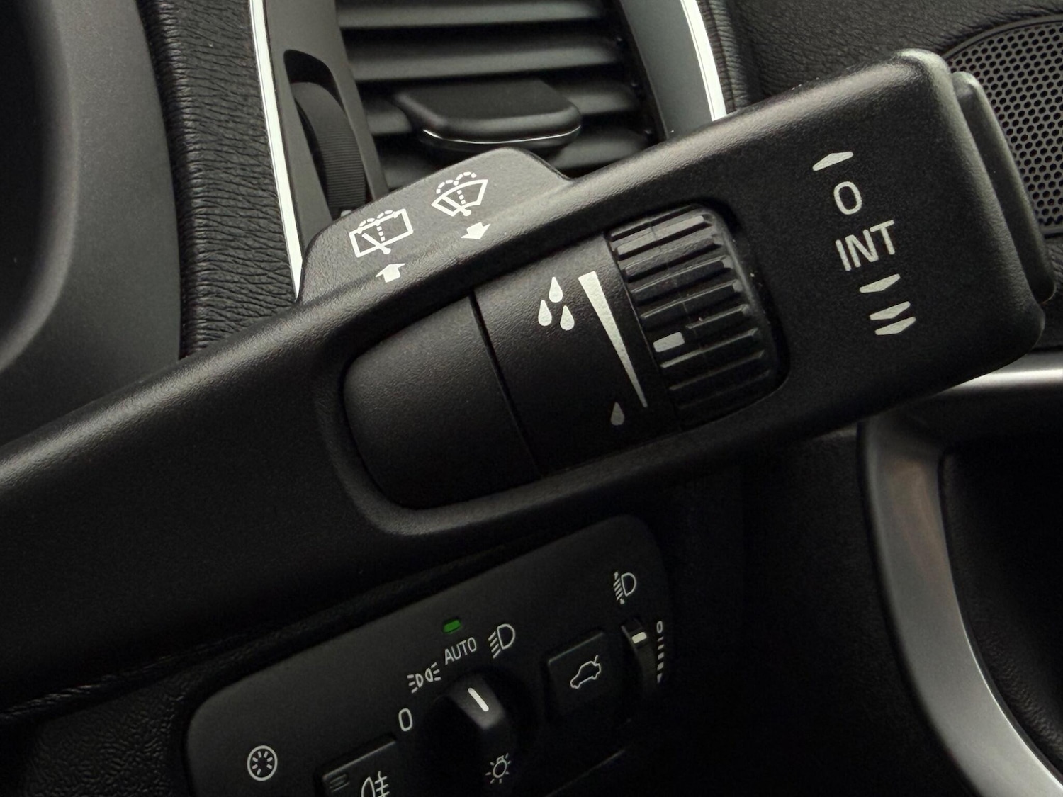 Used Volvo V40 for sale - 77992872: Photo 24