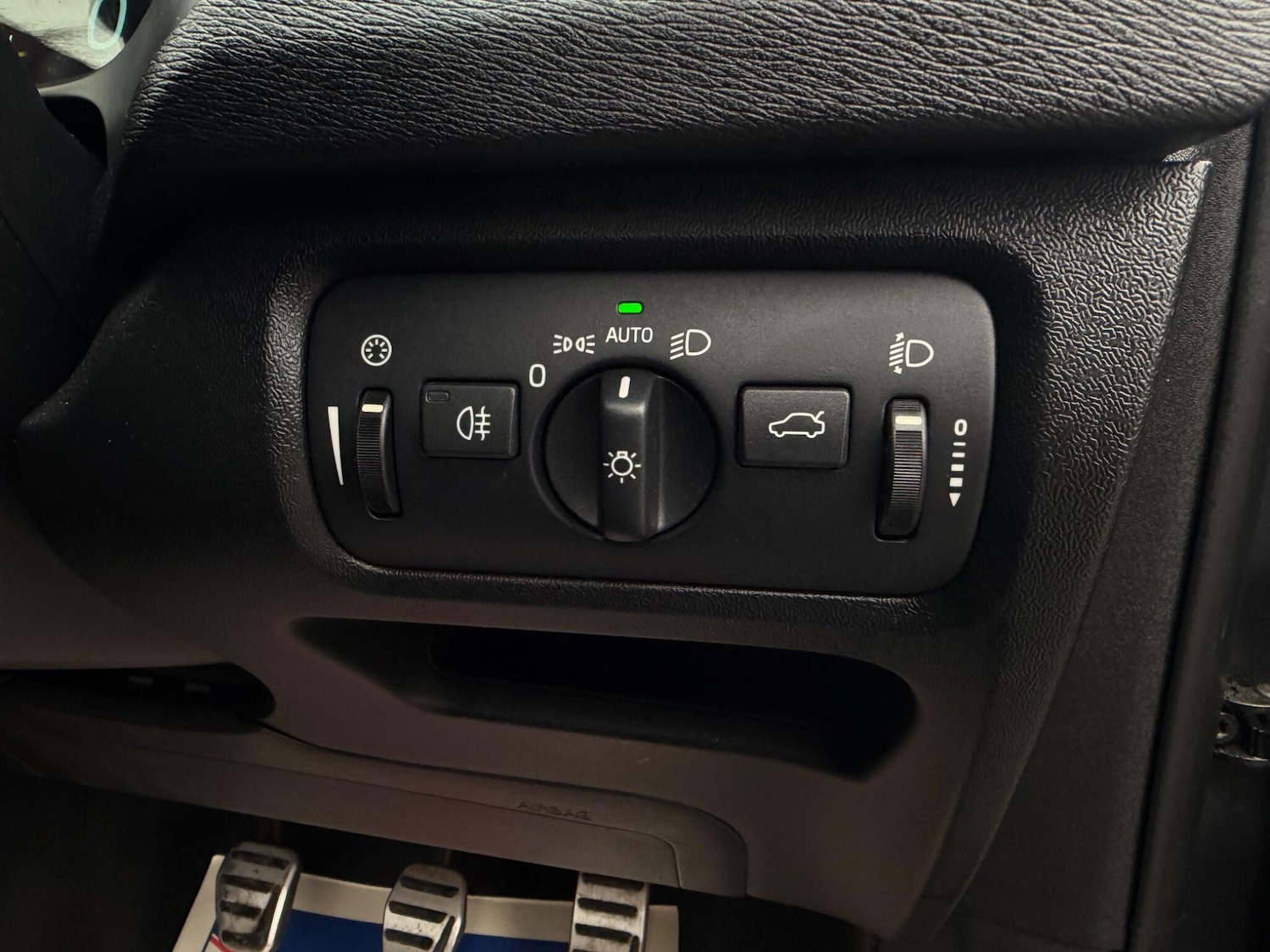 Used Volvo V40 for sale - 77992872: Photo 28