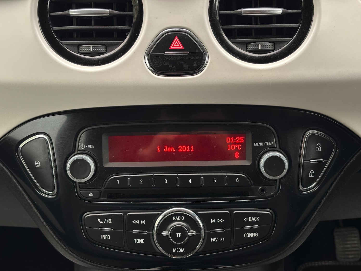 Used Vauxhall ADAM 2014 for sale - 78185457: Photo 17