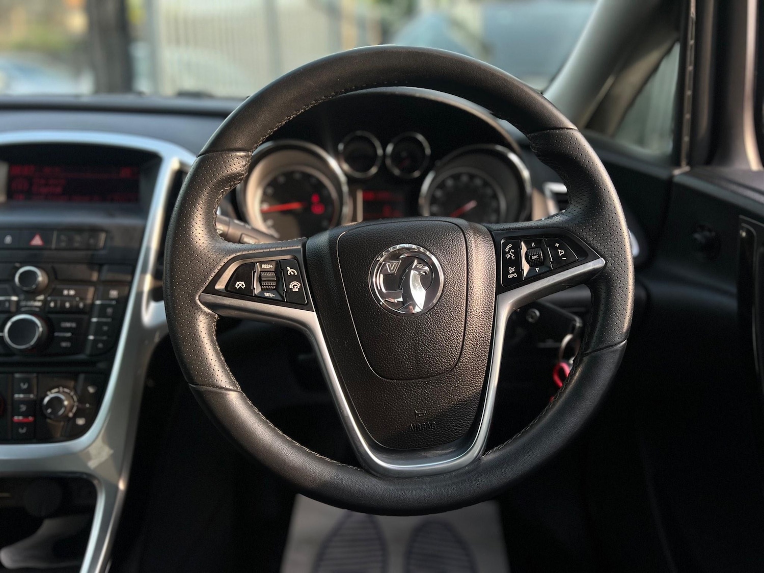 Used Vauxhall Astra 2015 for sale - 77823879: Photo 24