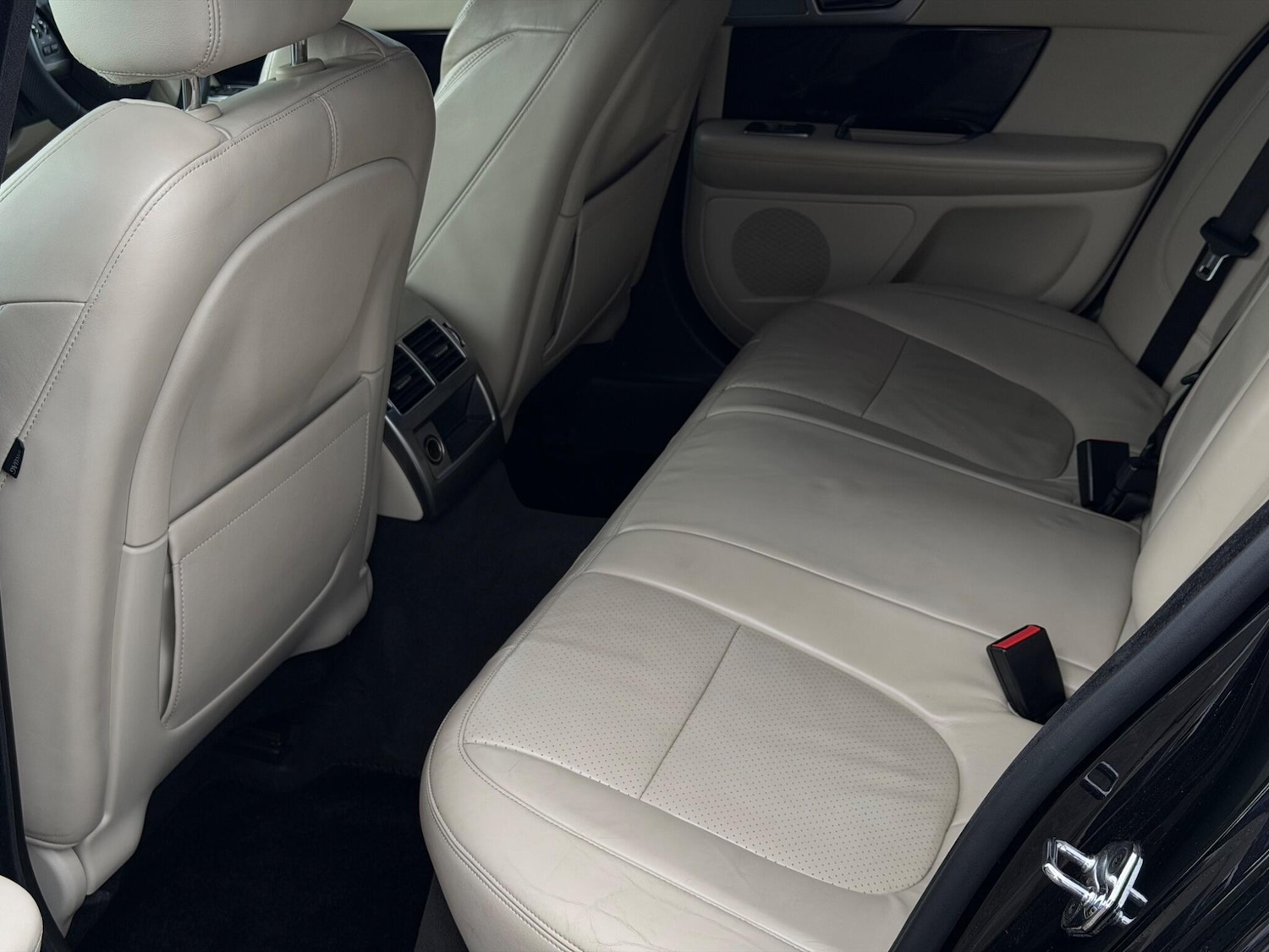 Used Jaguar XF 2014 for sale - 77909782: Photo 14