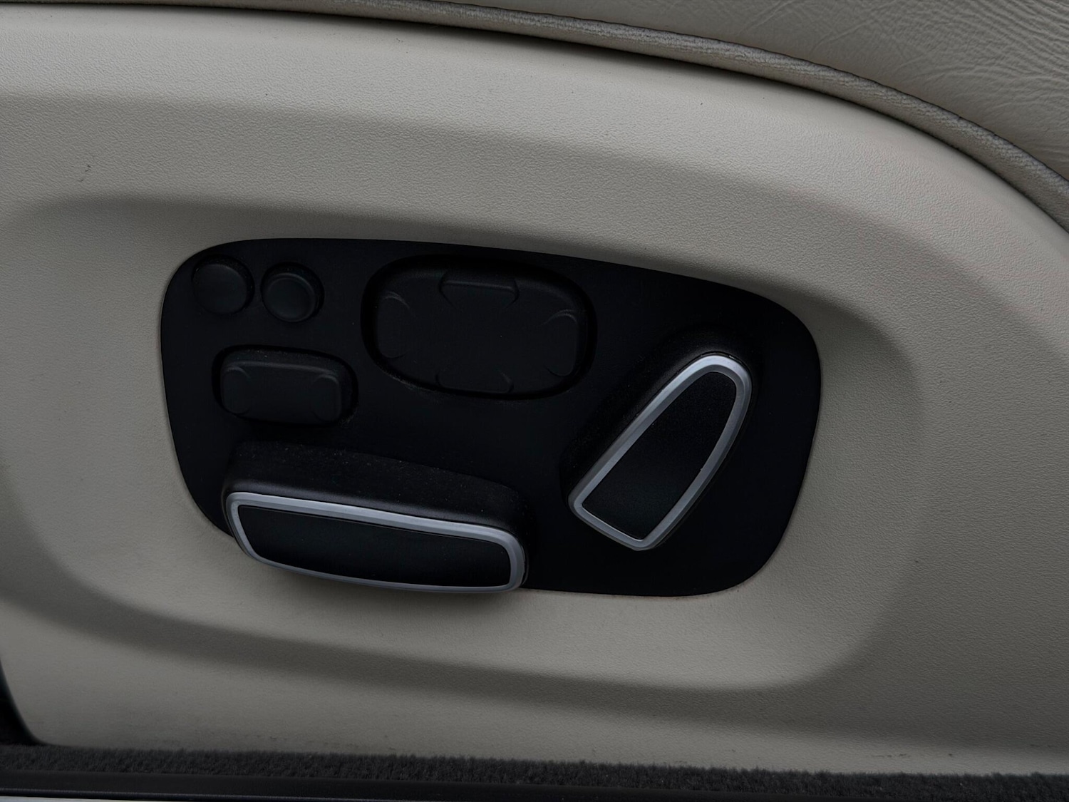 Used Jaguar XF 2014 for sale - 77909782: Photo 30