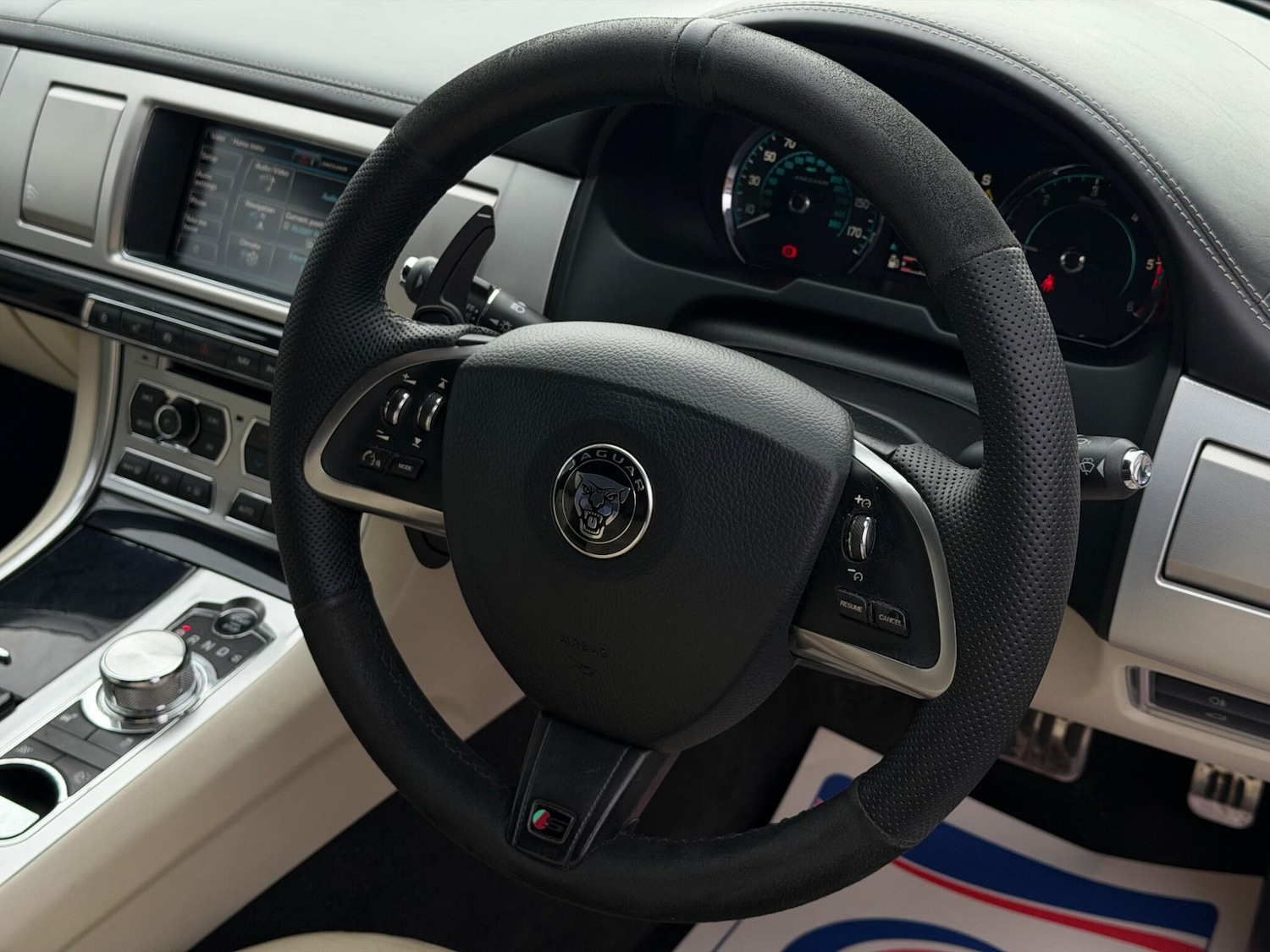 Used Jaguar XF 2014 for sale - 77909782: Photo 8