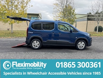 2019 (69) - 1.5 BlueHDi 100 Allure 5dr Wheelchair Accessible Vehicle