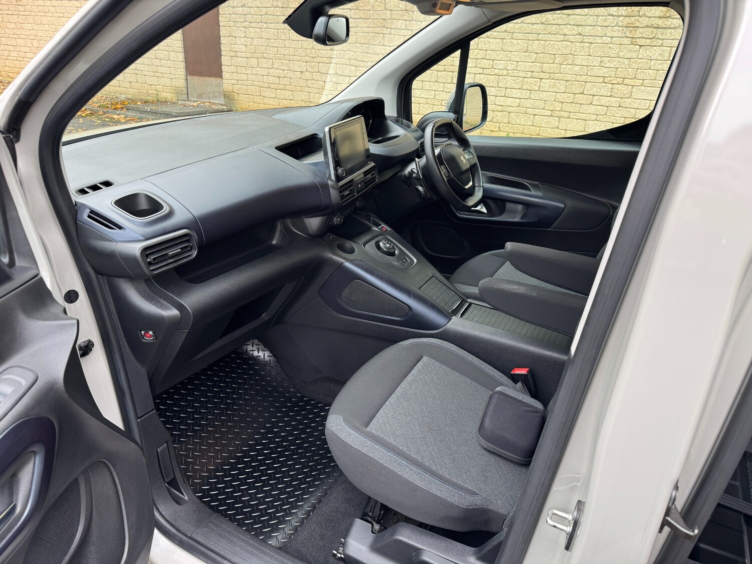 Used Peugeot Rifter 2021 for sale - 76477379: Photo 17