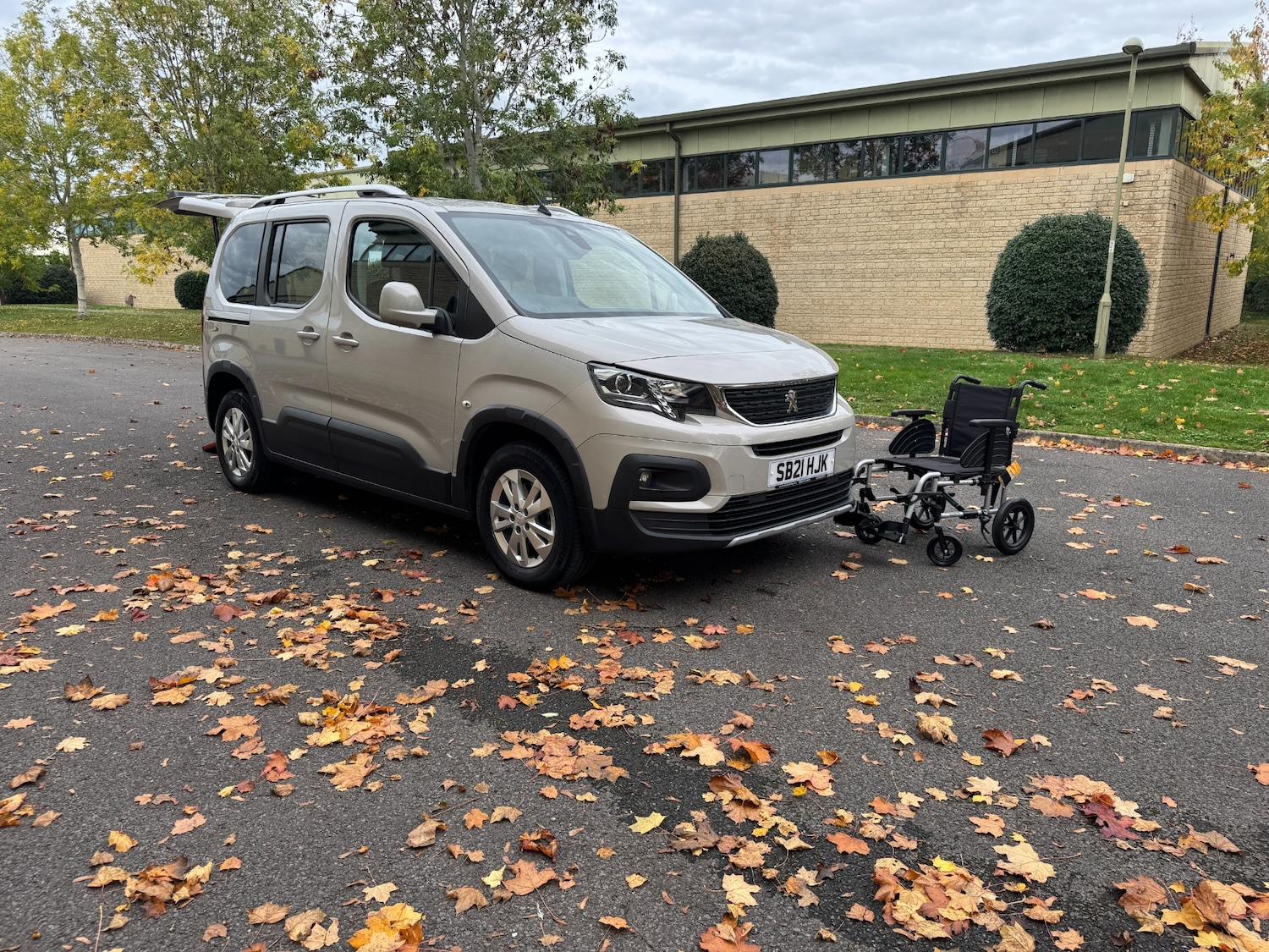 Used Peugeot Rifter 2021 for sale - 76477379: Photo 2