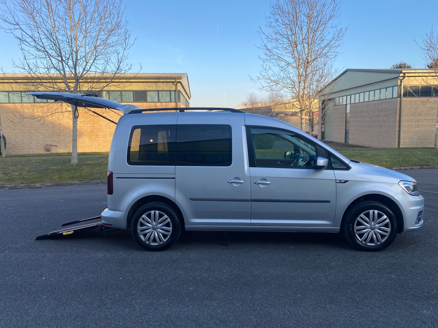 Used Volkswagen Caddy Maxi Life 2017 for sale - 77135860: Photo 10
