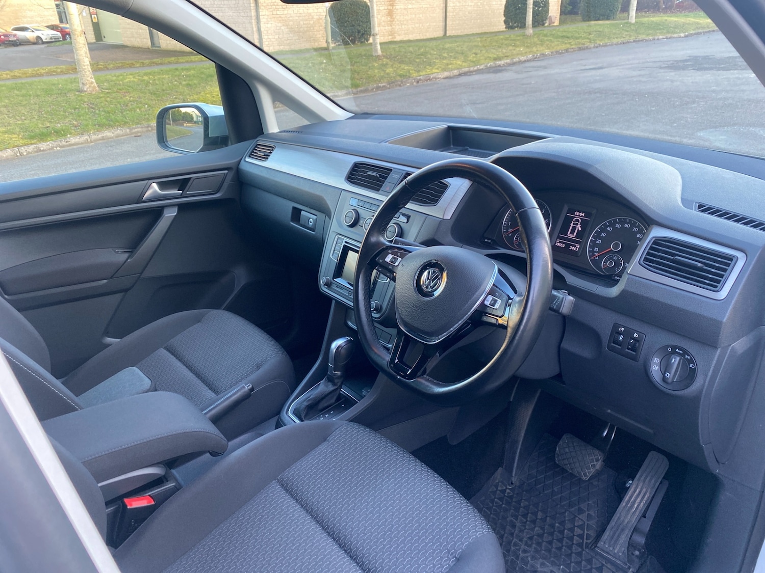 Used Volkswagen Caddy Maxi Life 2017 for sale - 77135860: Photo 20