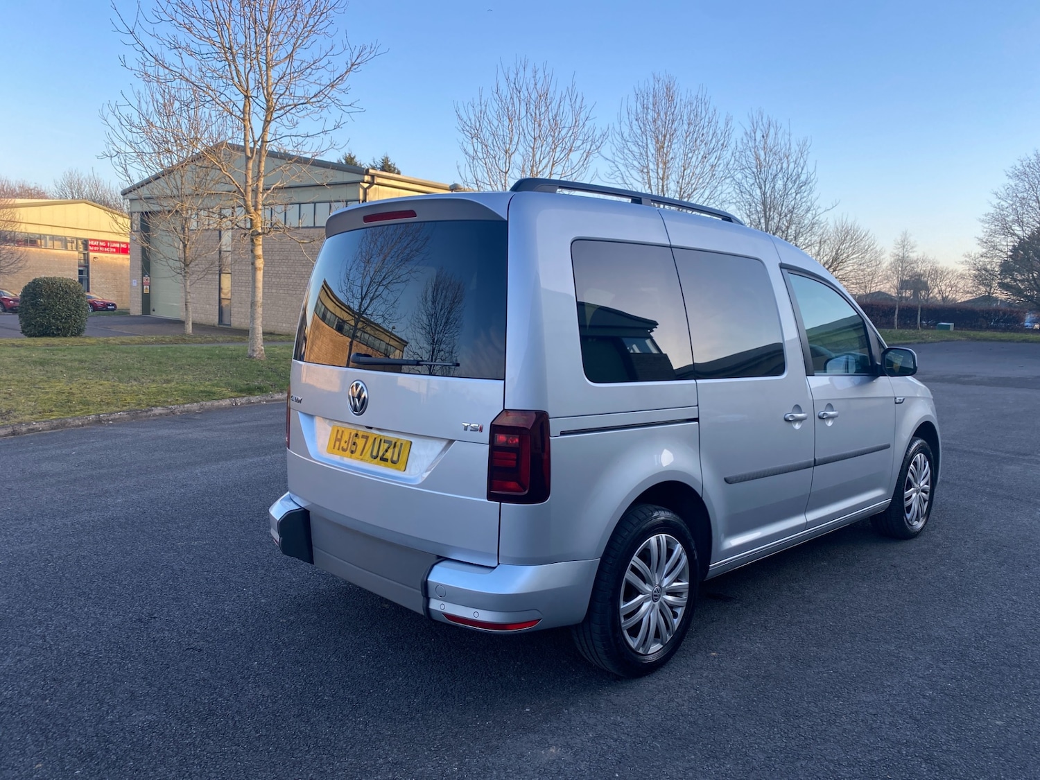 Used Volkswagen Caddy Maxi Life 2017 for sale - 77135860: Photo 8