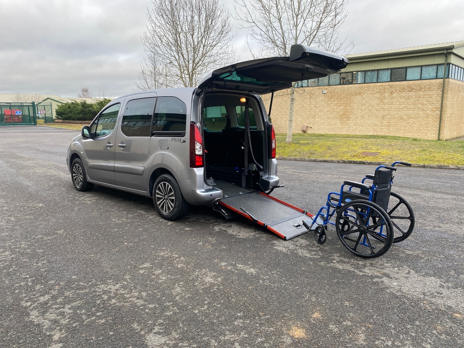 Used Peugeot Partner Tepee 2017 for sale - 76340399: Photo 11