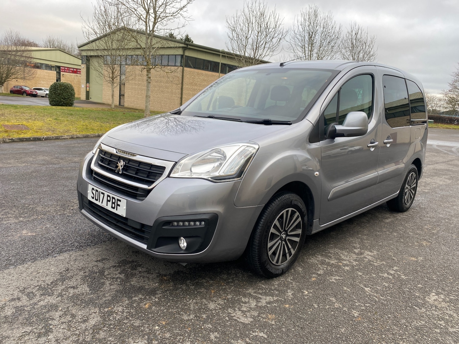 Used Peugeot Partner Tepee 2017 for sale - 76340399: Photo 2