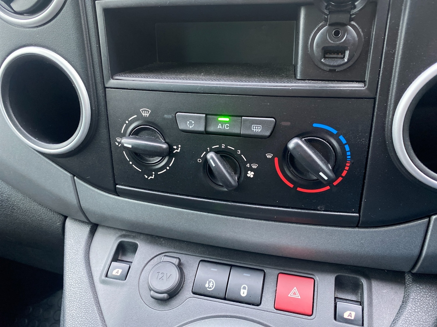 Used Peugeot Partner Tepee 2017 for sale - 76340399: Photo 23