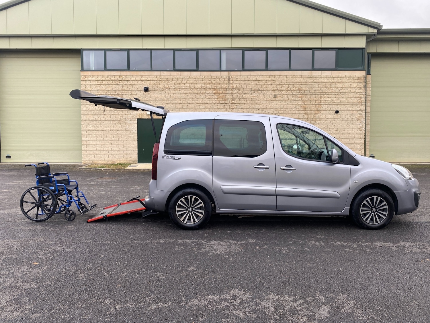 Used Peugeot Partner Tepee 2017 for sale - 76340399: Photo 9