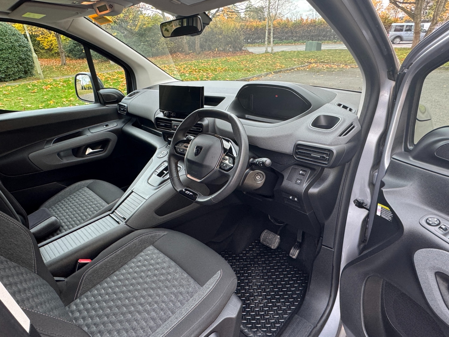 Used Peugeot Rifter 2024 for sale - 76490483: Photo 10