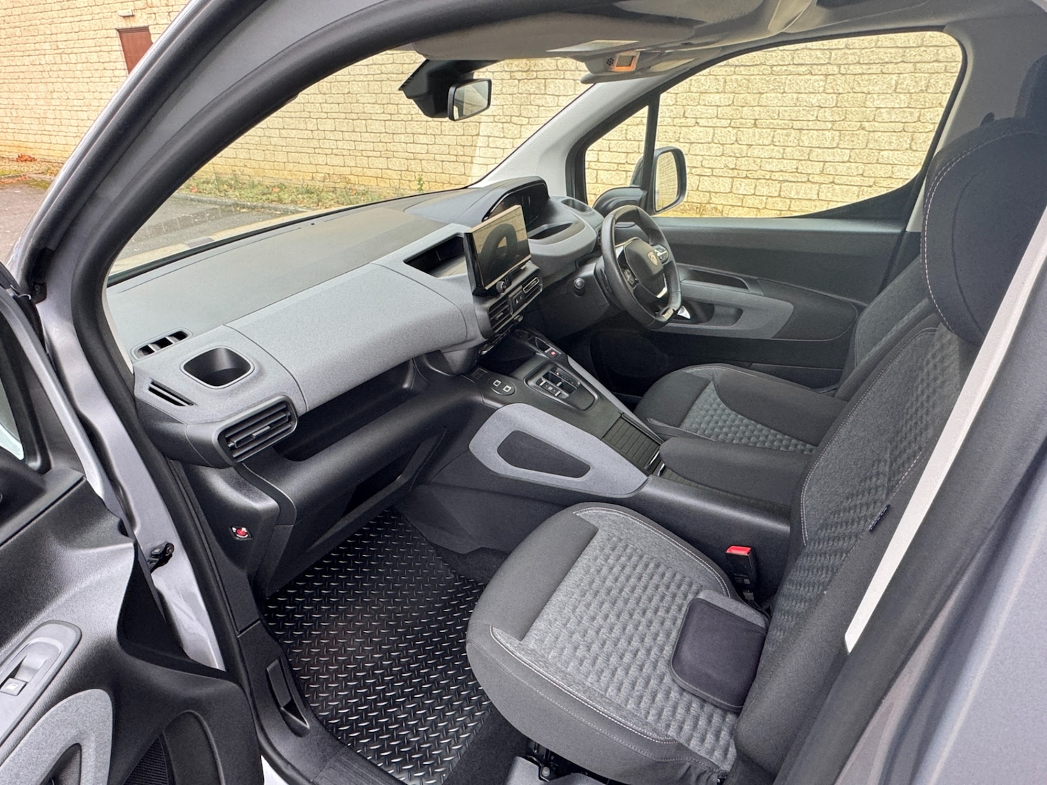 Used Peugeot Rifter 2024 for sale - 76490483: Photo 16