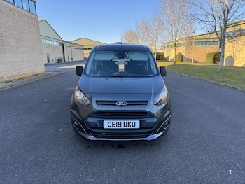 Used Ford Grand Tourneo Connect 2019 for sale - 77168401: Photo