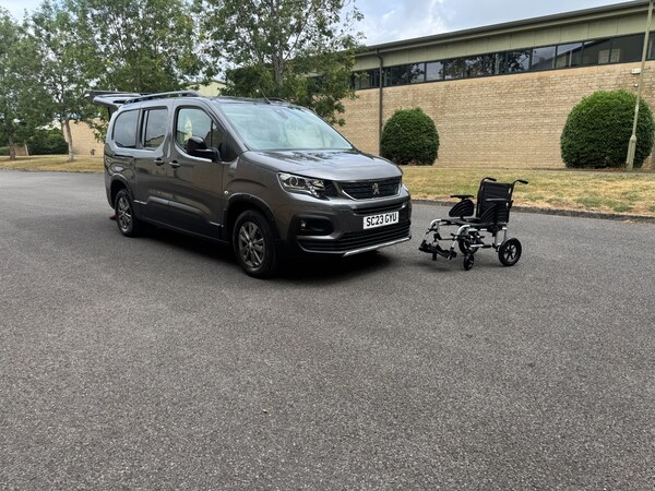 Used Peugeot Rifter 2023 for sale - 75391449: Photo 2
