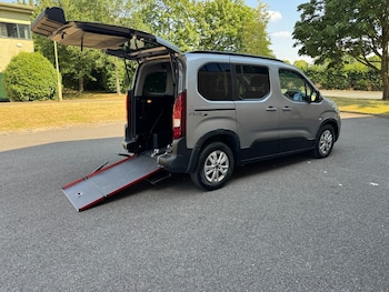 Used Peugeot Rifter 2024 for sale - 79296879: Photo