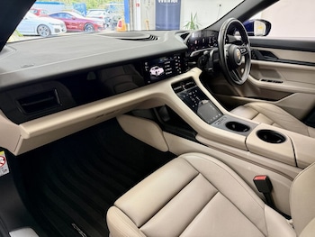 Used Porsche Taycan 2021 for sale - 78002956: Photo