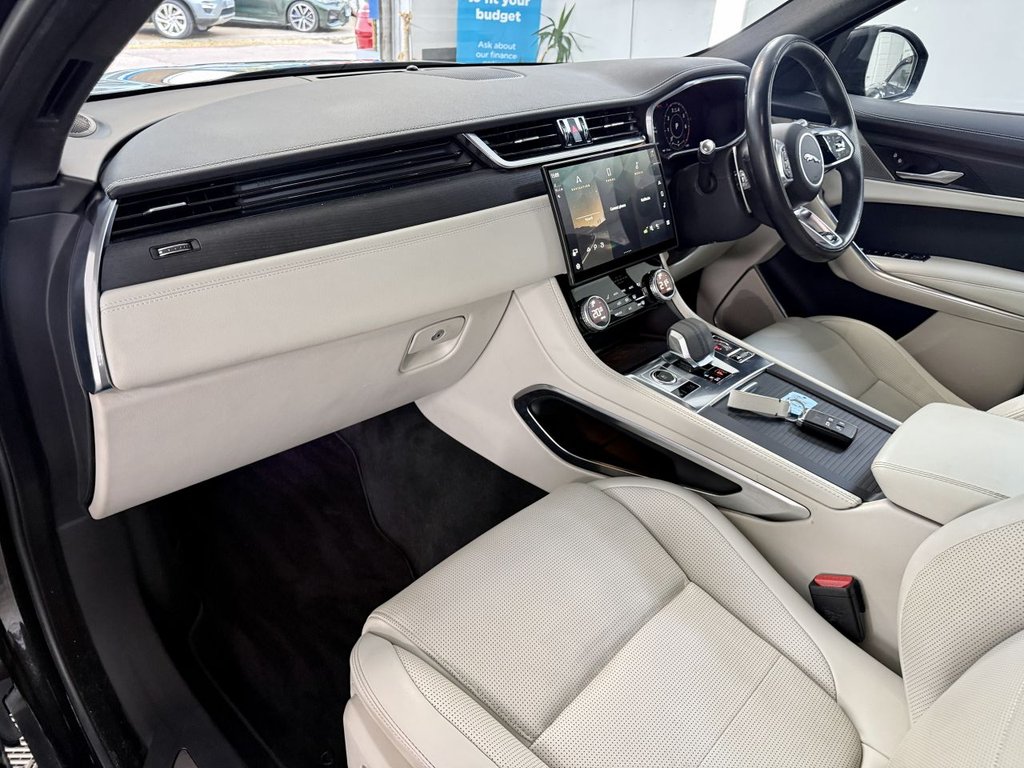 Used Jaguar F-Pace 2021 for sale - 77608965: Photo 2