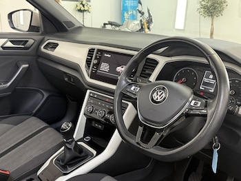 Used Volkswagen T-Roc 2020 for sale - 75548241: Photo