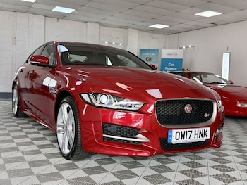 Used Jaguar XE 2017 for sale - 79244963: Photo