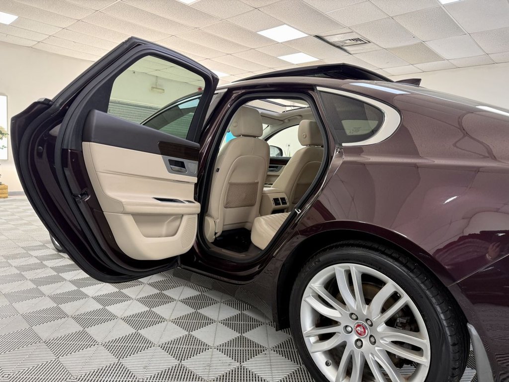 Used Jaguar XF 2017 for sale - 76698708: Photo 24