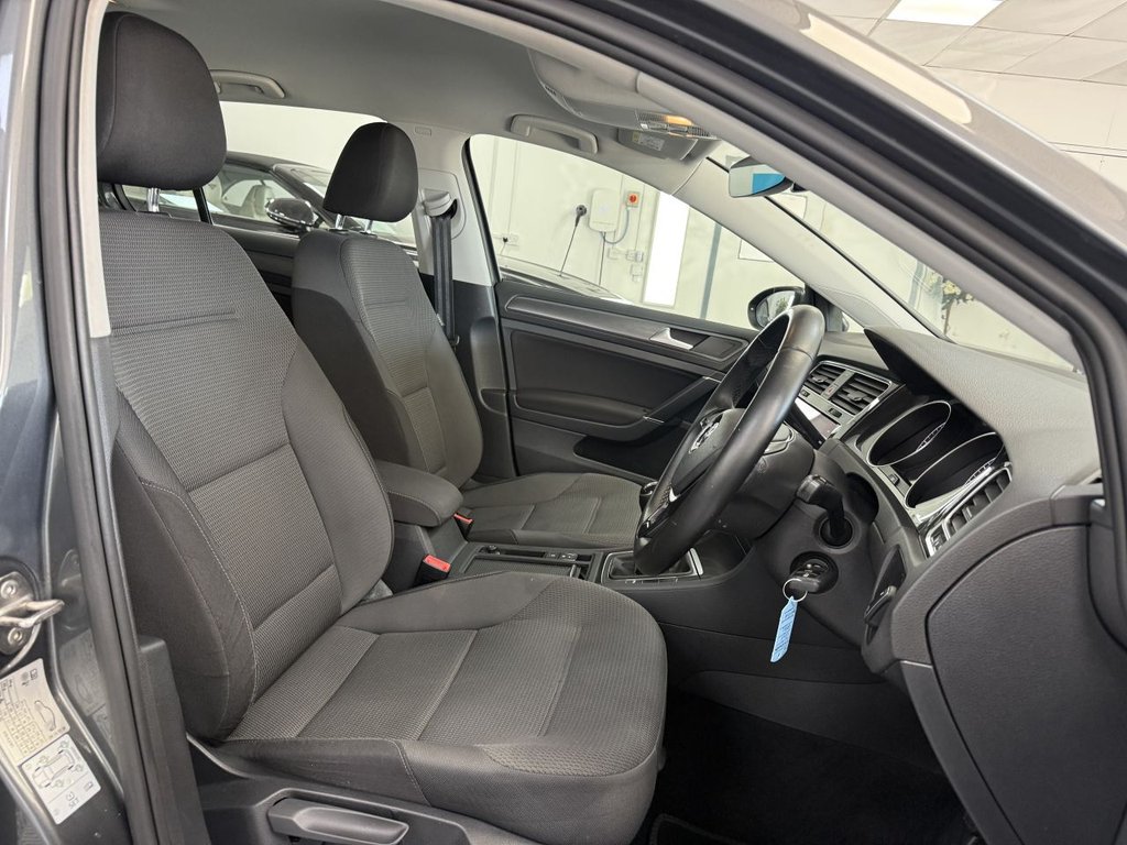 Used Volkswagen Golf 2017 for sale - 78153864: Photo 24